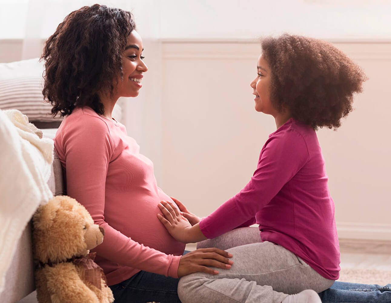 Os Movimentos do Bebê na Barriga: Qual sensação? Fases e Dicas - La Luna