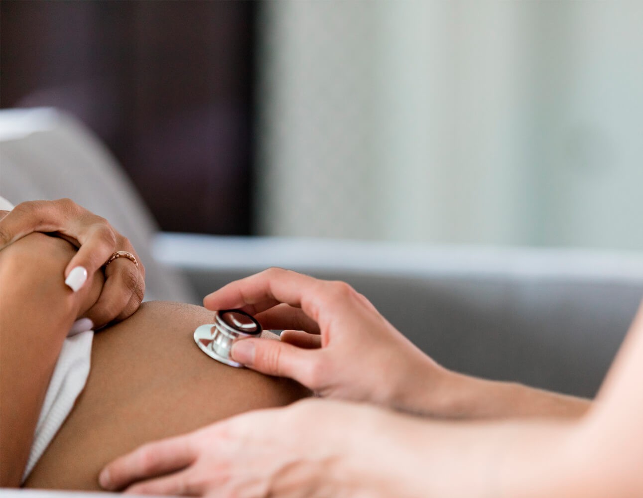 Os Movimentos do Bebê na Barriga: Qual sensação? Fases e Dicas - La Luna